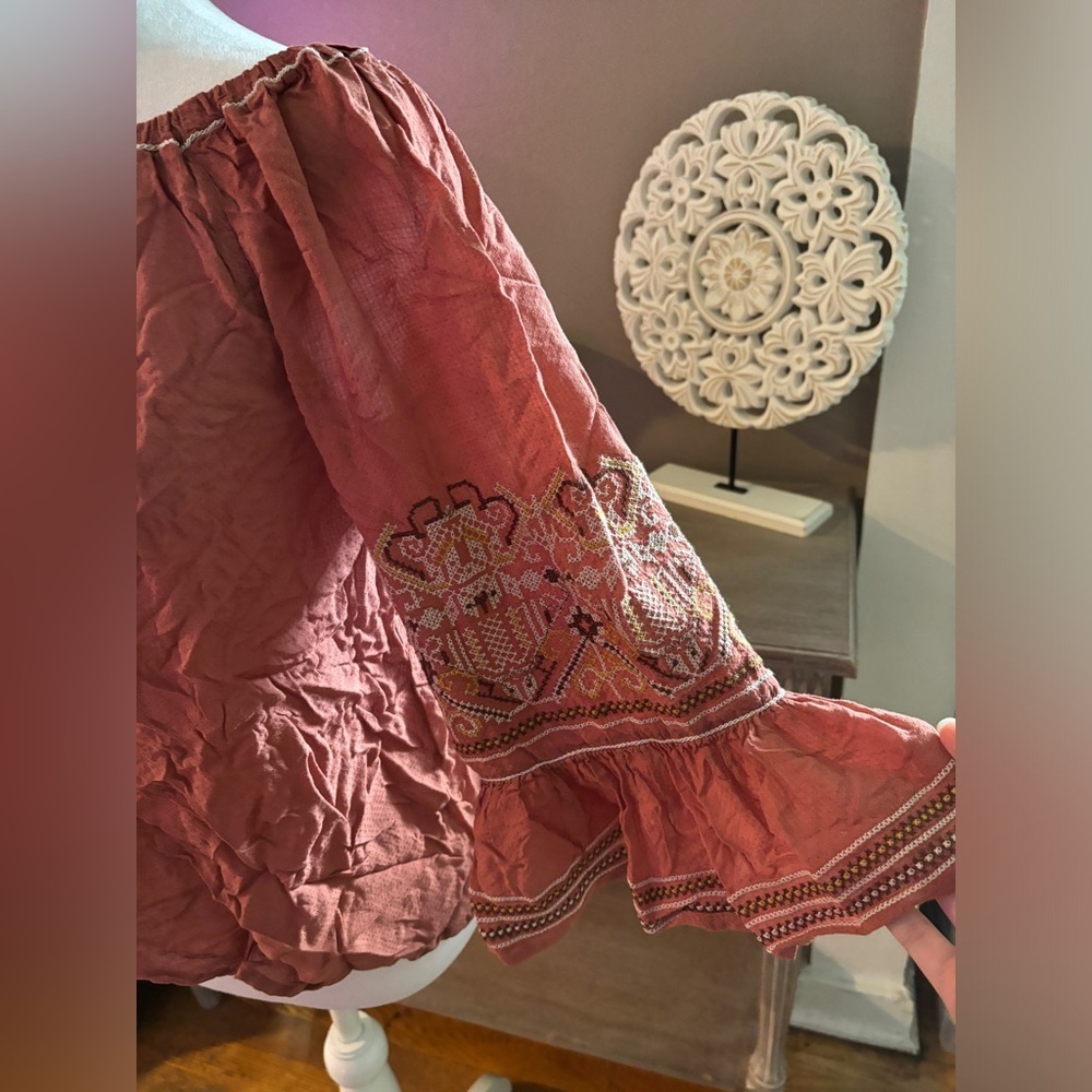 Max Studio Off The Shoulder Top - Picture 3 of 8